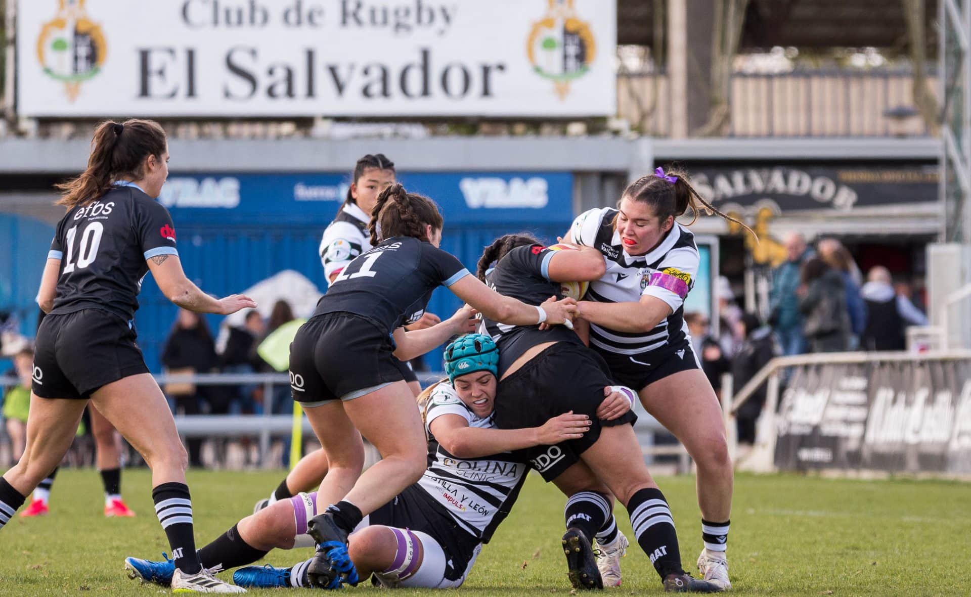 Partido entre Colina Clinic El Salvador y Rialta Coruña