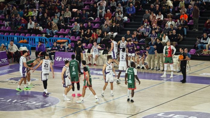 Encuentro entre UEMC Baloncesto Valladolid e Insolac Caja 87