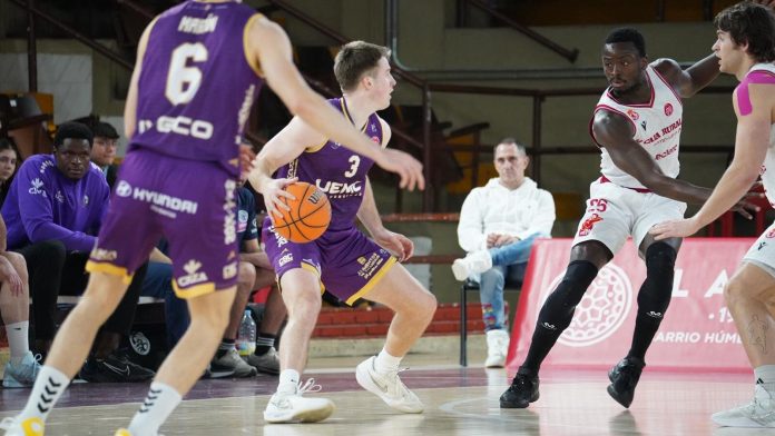 Encuentro entre el UEMC Baloncesto Valladolid y Cultural Leonesa