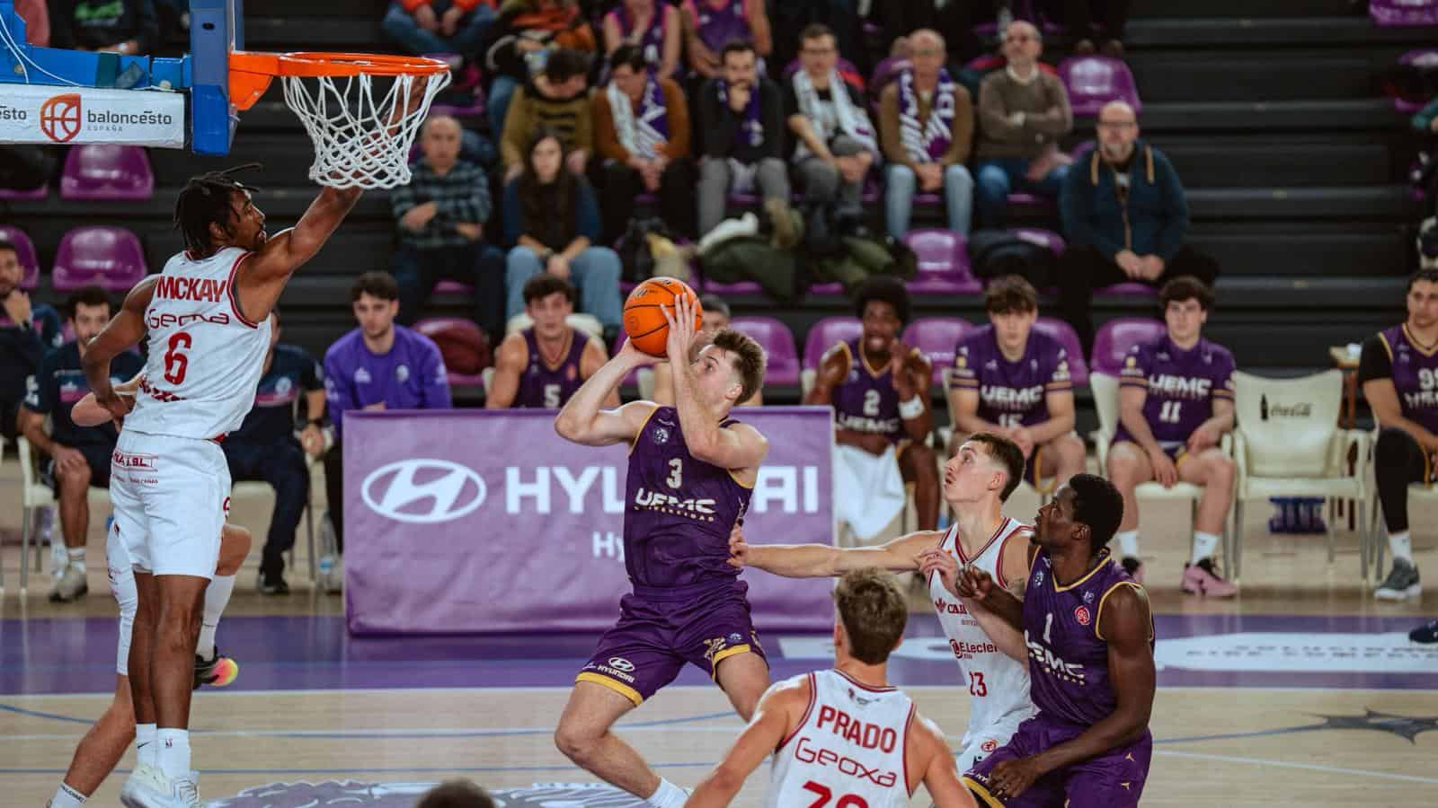 Encuentro entre el UEMC Baloncesto Valladolid y Cultural en Pisuerga