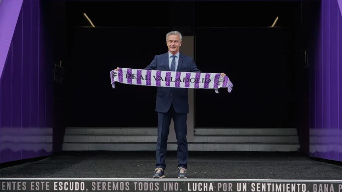 Fran Escribá en su presentación Fran Escribá en su presentación