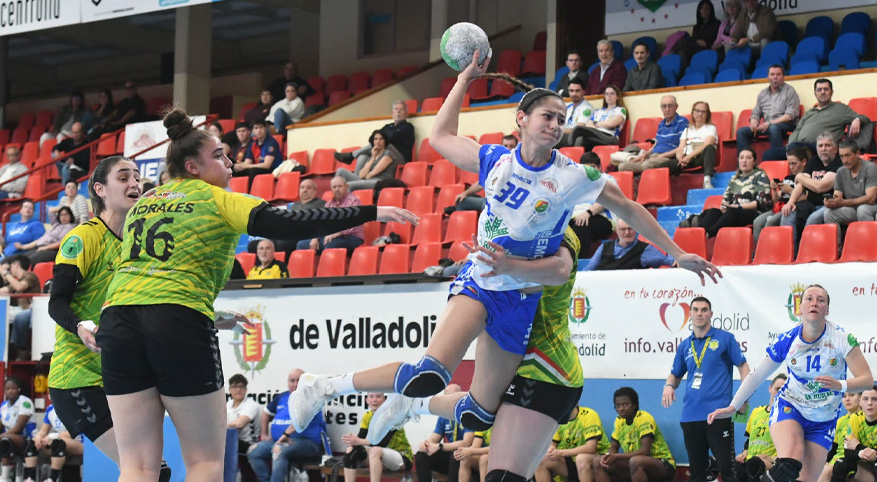 Monteaguado lanza a portería