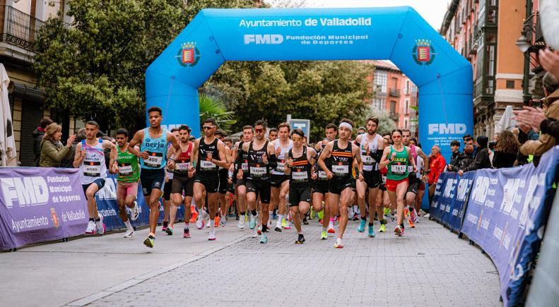 Salida del 10K en la Plaza Mayor