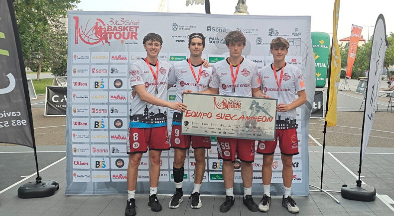 Equipo masculino en el Street Basket Tour de Valladolid
