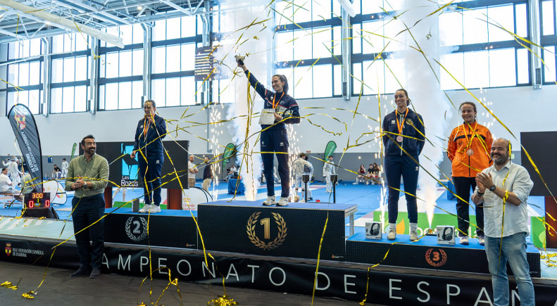 Podio de Maria Mateos Podio de Maria Mateos