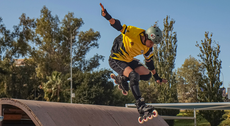 Patinador del Rolling Lemons en la modalidad de Skate Cross