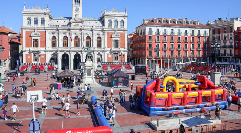 Actividades del Circuito 3x3 en la Plaza Mayor Actividades del Circuito 3x3 en la Plaza Mayor