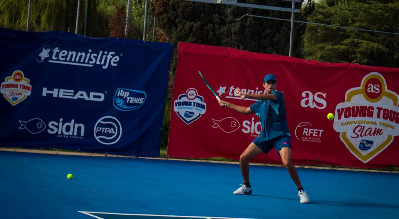 Hermes Esteban en el torneo de tenis en Covaresa