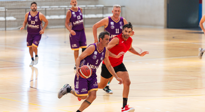 Torneo Veteranos de Baloncesto disputado en el Lalo García | CBCV
