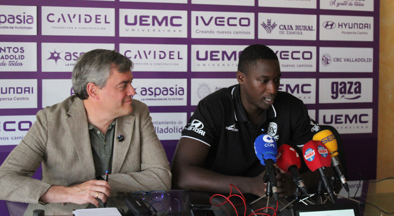Presentación de Moha Niang