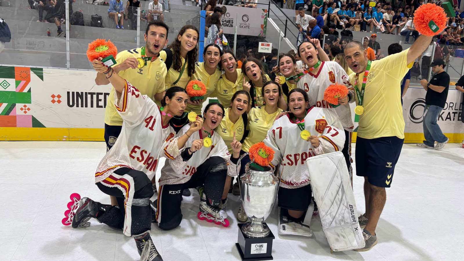 Jugadoras y staff del CPLV en Asunción